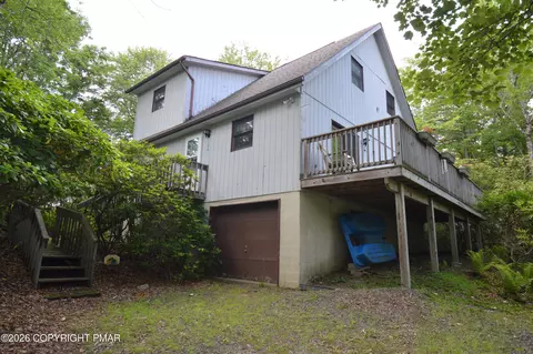106 Archer Dr, Long Pond, PA 18334