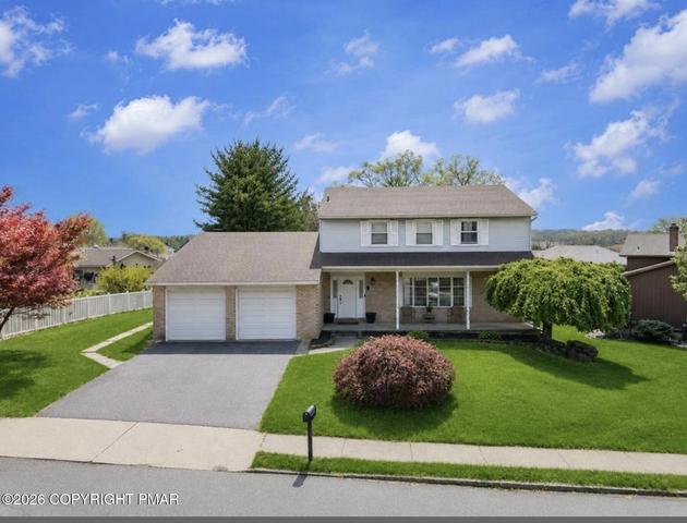 1804 Elmhurst Dr, Whitehall, PA 18052