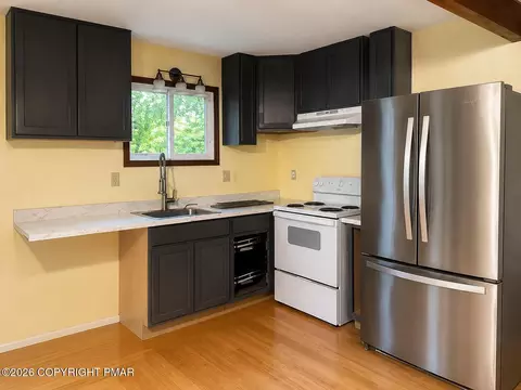 175 Salisbury Rd, Bushkill, PA 18324 photo 3