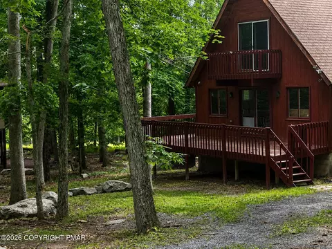175 Salisbury Rd, Bushkill, PA 18324 photo 2