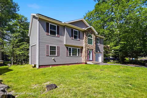 7436 Tamara Ln, Tobyhanna, PA 18466