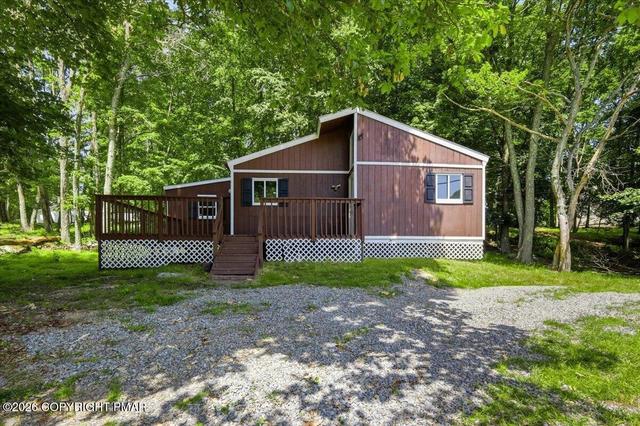 4774 Pine Ridge Dr W, Bushkill, PA 18324
