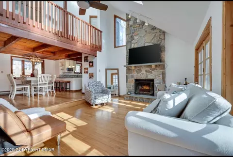 123 Banbury Dr, Bushkill, PA 18324
