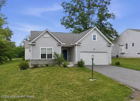 310 Golden Oaks Dr, White Haven, PA 18661