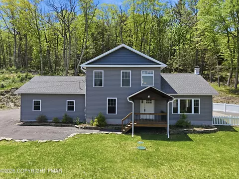 300 Gumbletown Rd, Paupack, PA 18451