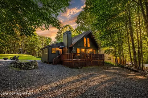 105 Lyman Ln, Clifton Township, PA 18424