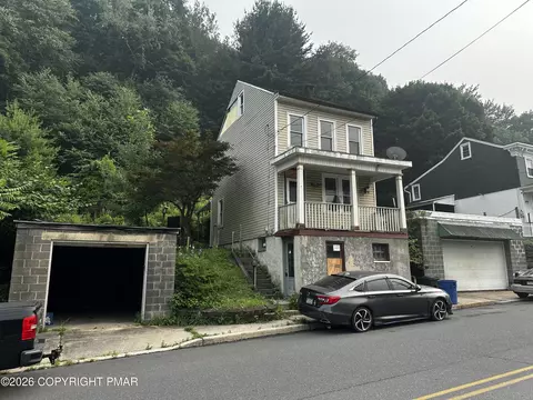 415 Peacock St, Pottsville, PA 17901
