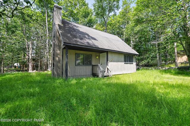 7544 Eagle Rock Dr, Tobyhanna, PA 18466