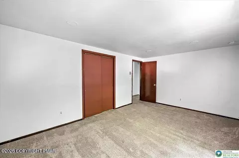 6061 Decker Rd, Bushkill, PA 18324 photo 14