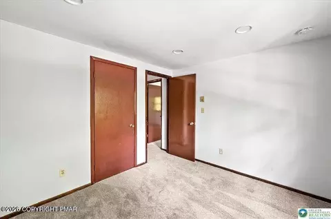 6061 Decker Rd, Bushkill, PA 18324 photo 18