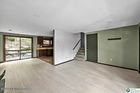 6061 Decker Rd, Bushkill, PA 18324 photo 6