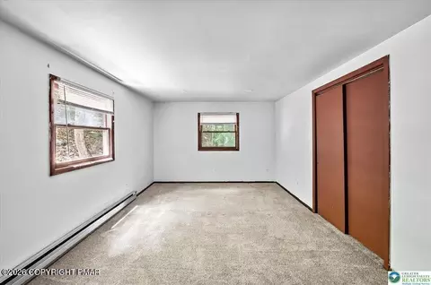 6061 Decker Rd, Bushkill, PA 18324 photo 13