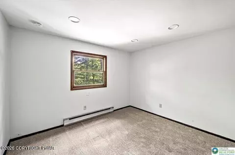 6061 Decker Rd, Bushkill, PA 18324 photo 17