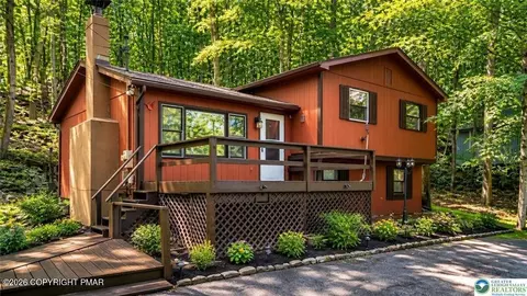 6061 Decker Rd, Bushkill, PA 18324 photo 2