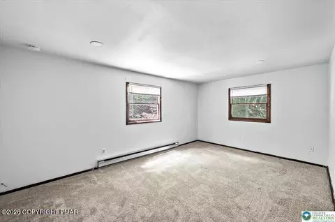 6061 Decker Rd, Bushkill, PA 18324 photo 12