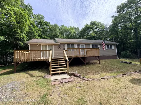 32 Shawnee Trl, Albrightsville, PA 18210