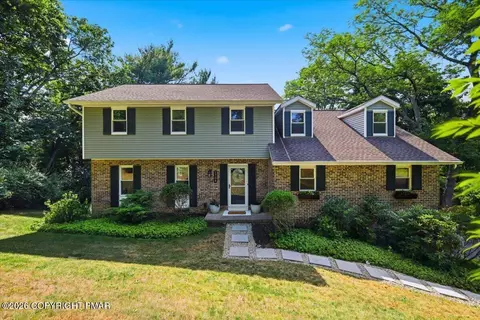 1704 Gable Dr, Coopersburg, PA 18036
