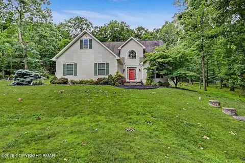 7216 Moss Dr, Swiftwater, PA 18370