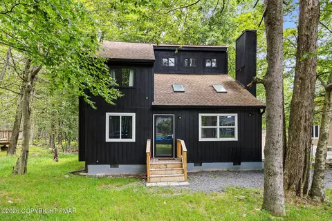 7079 Boulder Ct, Tobyhanna, PA 18466