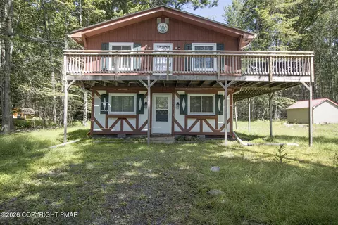 5114 Ash Dr, Pocono Summit, PA 18346