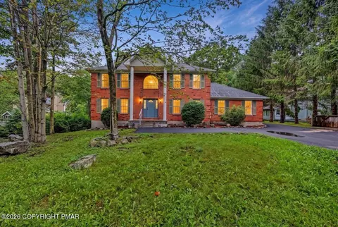 564 Cayuga Dr, Tobyhanna, PA 18466