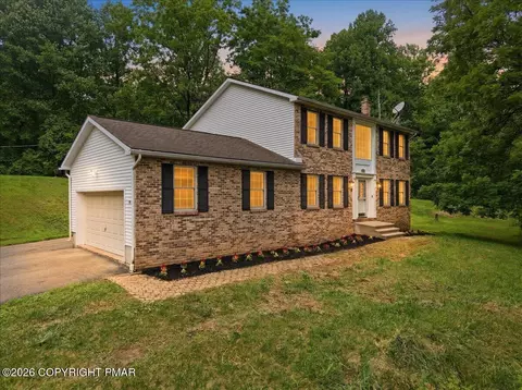 112 Red Cherry Ln, Stroudsburg, PA 18360