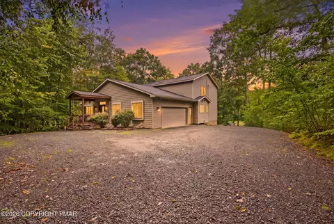 133 Corral Ln, Hawley, PA 18428