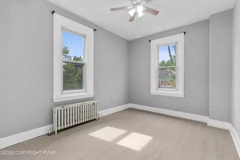 Bedroom - 227 E Garrison St, Bethlehem, PA 18018 photo 5 of 7