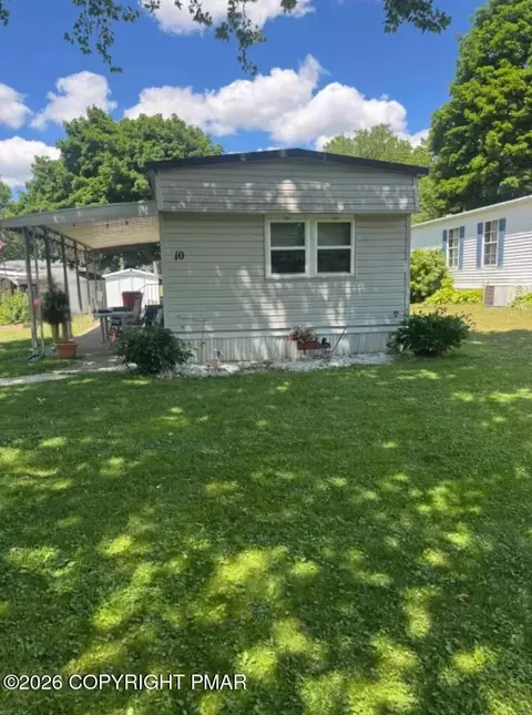 10 Sycamore Dr, Bath, PA 18014 photo 3
