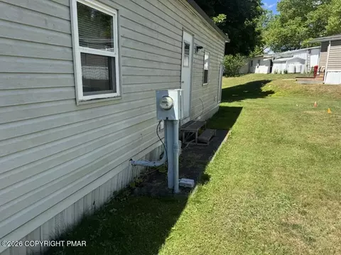 10 Sycamore Dr, Bath, PA 18014 photo 7