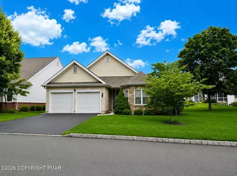 2757 Terrwood Dr E, Macungie, PA 18062