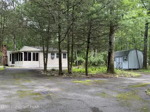 3233 Pocono Dr, East Stroudsburg, PA 18302