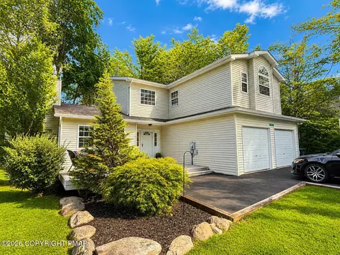 113 St Regis Walk, Tobyhanna, PA 18466