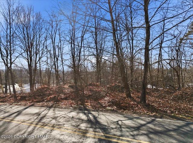 102 Edgemont Rd, Stroudsburg, PA 18360