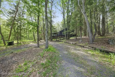 2329 Cramer Ct, Bushkill, PA 18324 photo 3