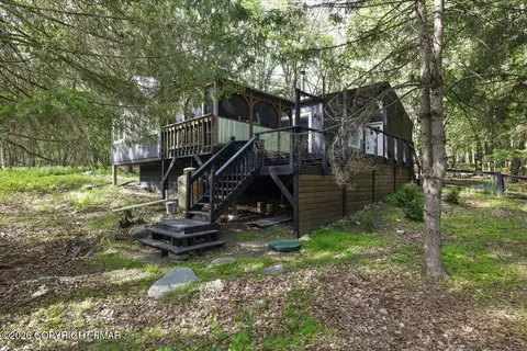 2329 Cramer Ct, Bushkill, PA 18324 photo 34