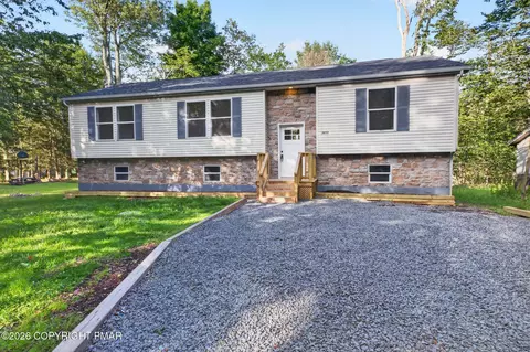 9249 Westwood Dr, Tobyhanna, PA 18466