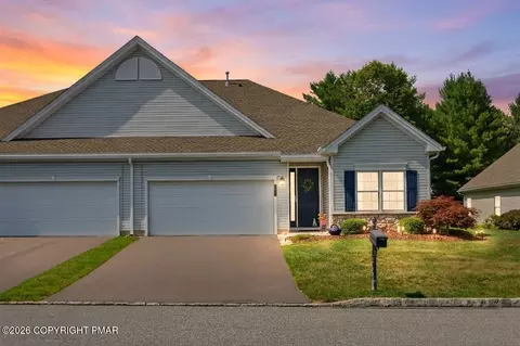 46 Glenmoor Cir N, Easton, PA 18045
