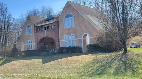 115 Imperial Dr, East Stroudsburg, PA 18302