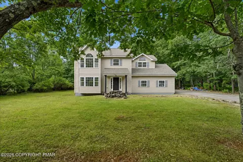 167 Bull Run, Long Pond, PA 18334
