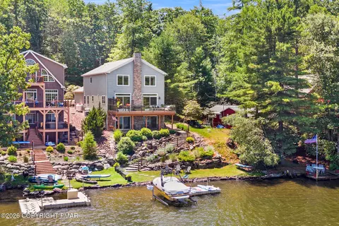116 S Lake Dr, Lake Harmony, PA 18624