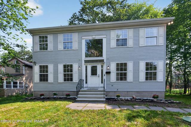 9186 Buttonwood Ct, Tobyhanna, PA 18466