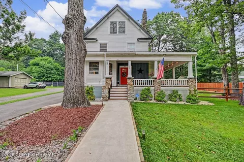 58 Fairview Ave, Mount Pocono, PA 18344