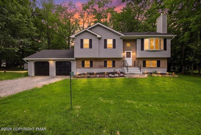 296 Scotch Pine Dr, Pocono Summit, PA 18346