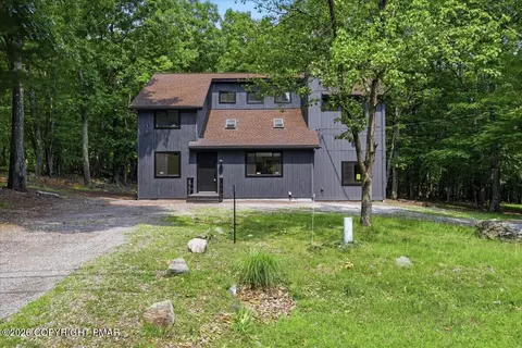 3227 Stonehenge Dr, East Stroudsburg, PA 18301