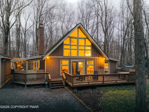 313 Monarch Way, Pocono Lake, PA 18347