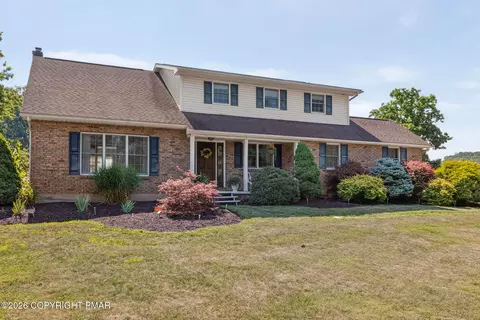 4124 Lawton Ct, Schnecksville, PA 18078