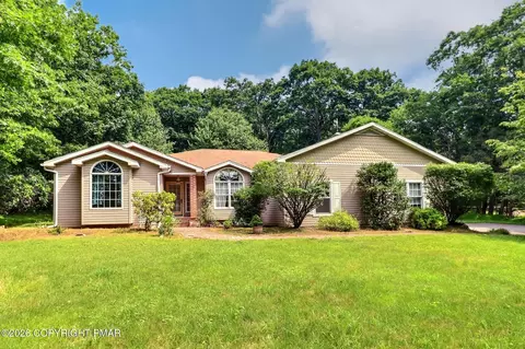 309 Fall Creek Ter, Stroudsburg, PA 18360