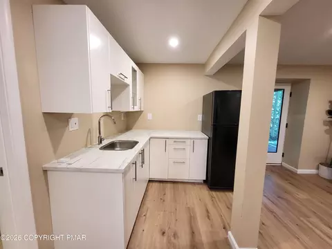 Kitchen - 159 Manchester Dr, Bushkill, PA 18324 photo 2 of 2