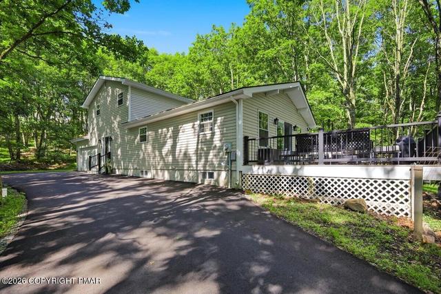 1106 Grand Mesa Dr, Saylorsburg, PA 18353